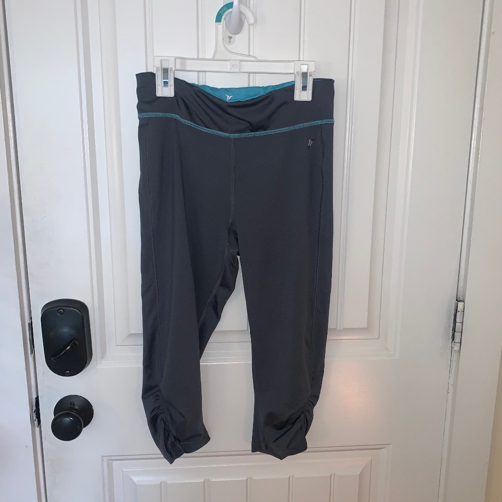 Old Navy Low Rise calf-length leggings